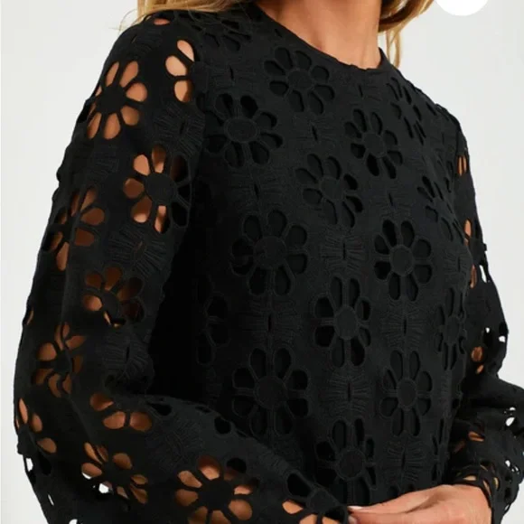 Tuckernuck Noir Eyelet Hutton Dress NWT - Picture 4 of 8